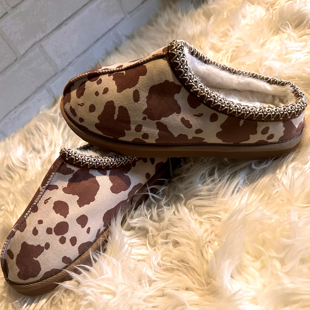 Cowprint Women’s Slippers